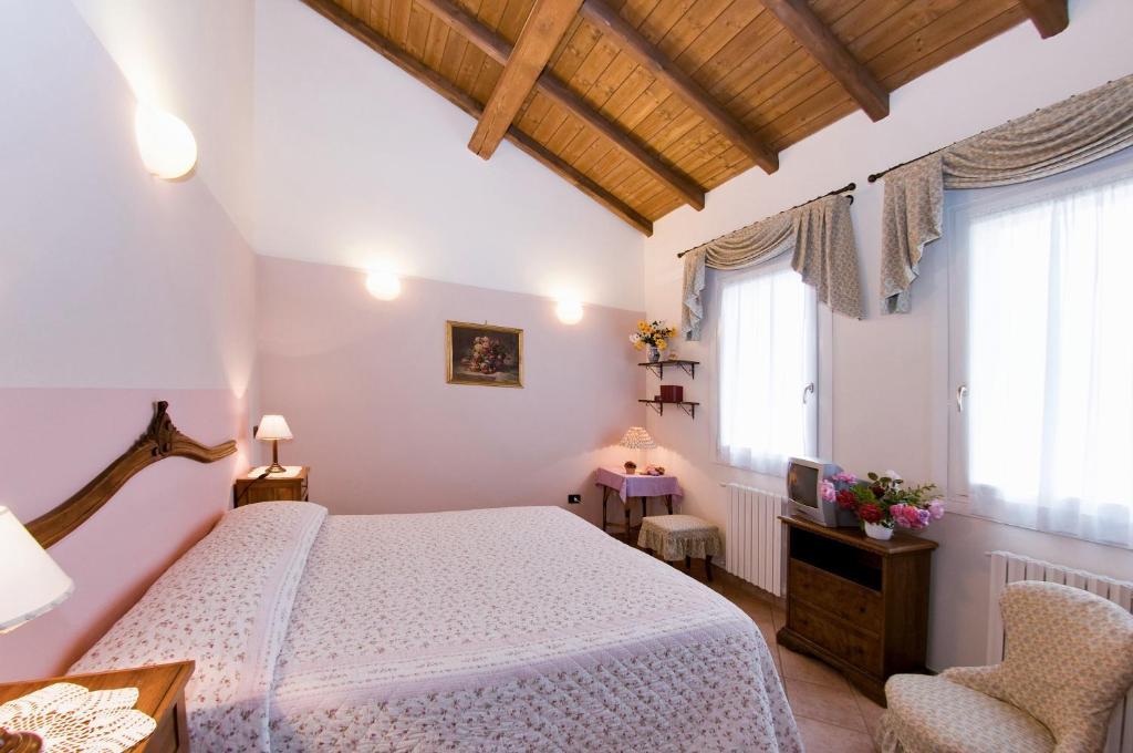 Agriturismo Alla Casella Ferrara Rum bild